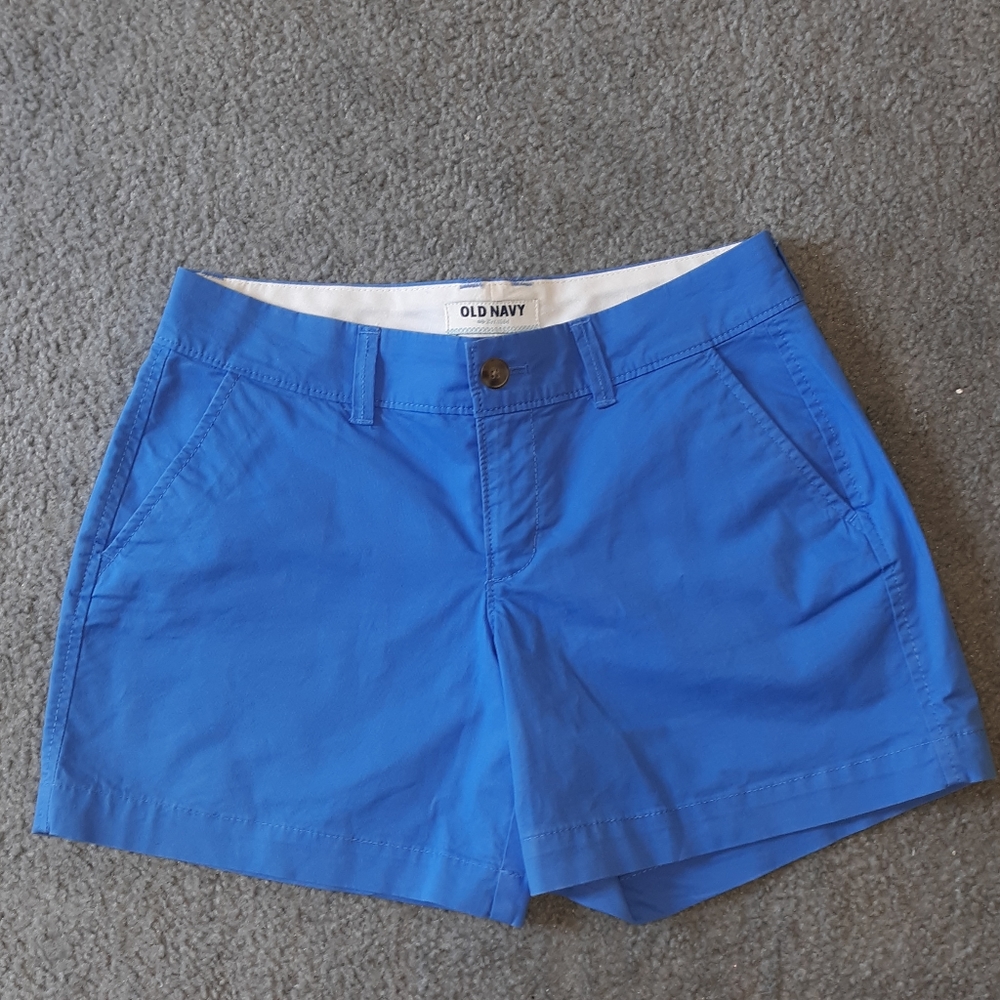 Ladies Old Navy chino shorts